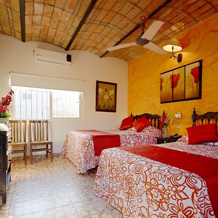 Hotel Posada De Roger Пуэрто-Вальярта Экстерьер фото