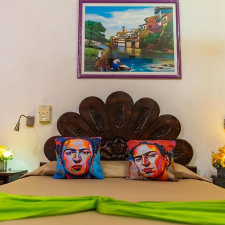 Hotel Posada De Roger Пуэрто-Вальярта Экстерьер фото