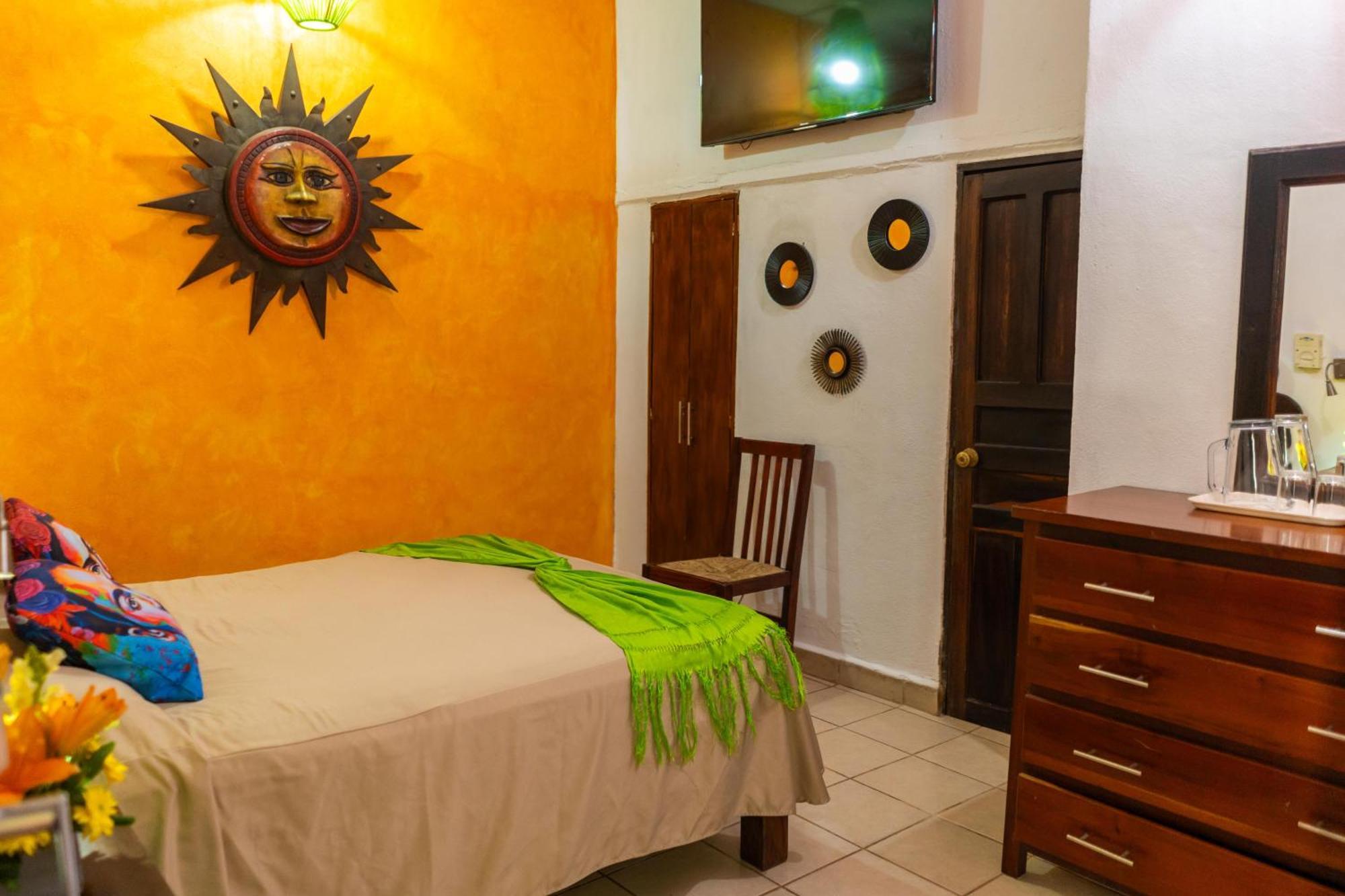 Hotel Posada De Roger Пуэрто-Вальярта Экстерьер фото