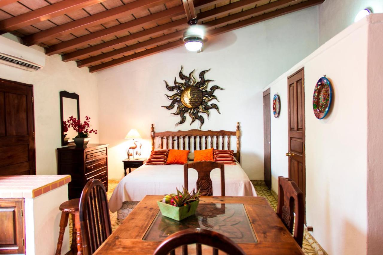 Hotel Posada De Roger Пуэрто-Вальярта Экстерьер фото