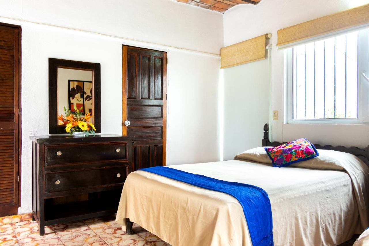 Hotel Posada De Roger Пуэрто-Вальярта Экстерьер фото